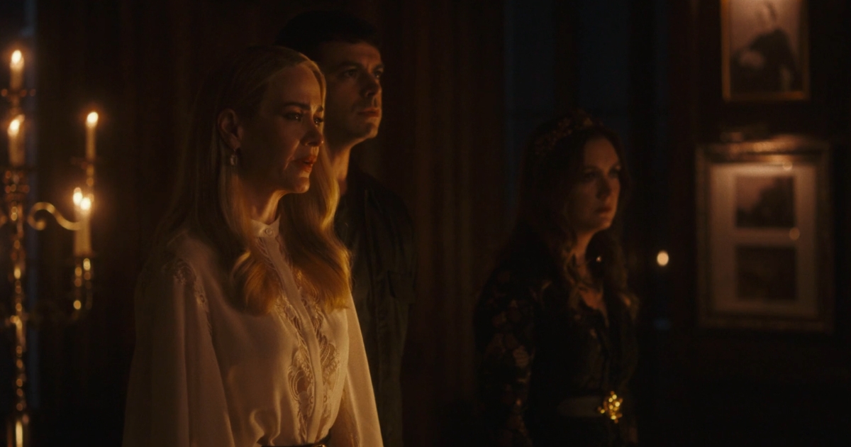 Cordelia, Ben and Mallory in American Horror Story